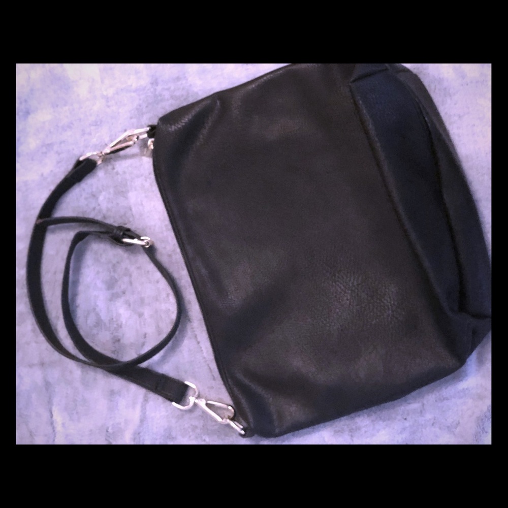 Sleek Sexy Everyday Black Purse!